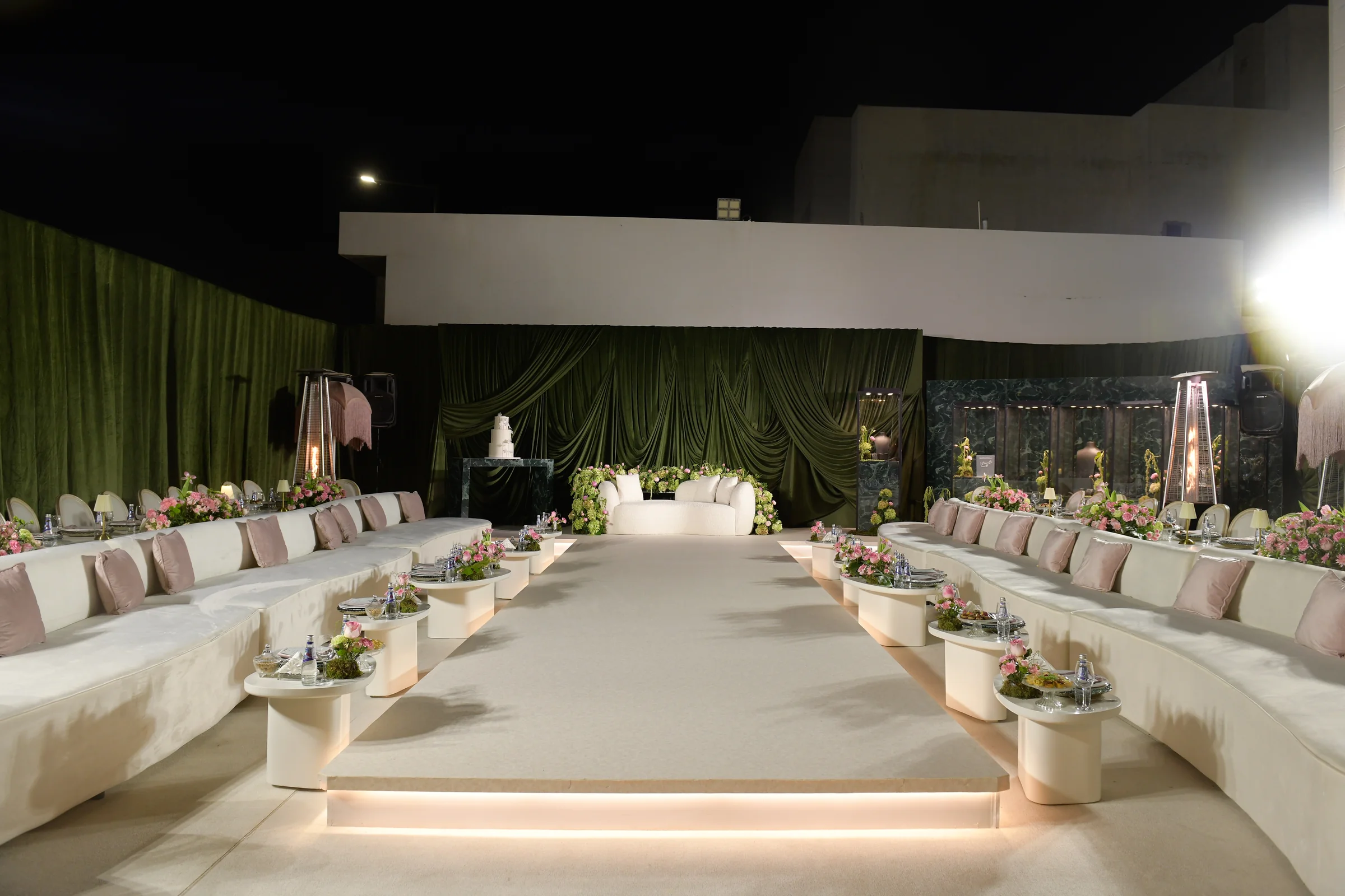 Kosha stage design in Doha for luxury wedding reception