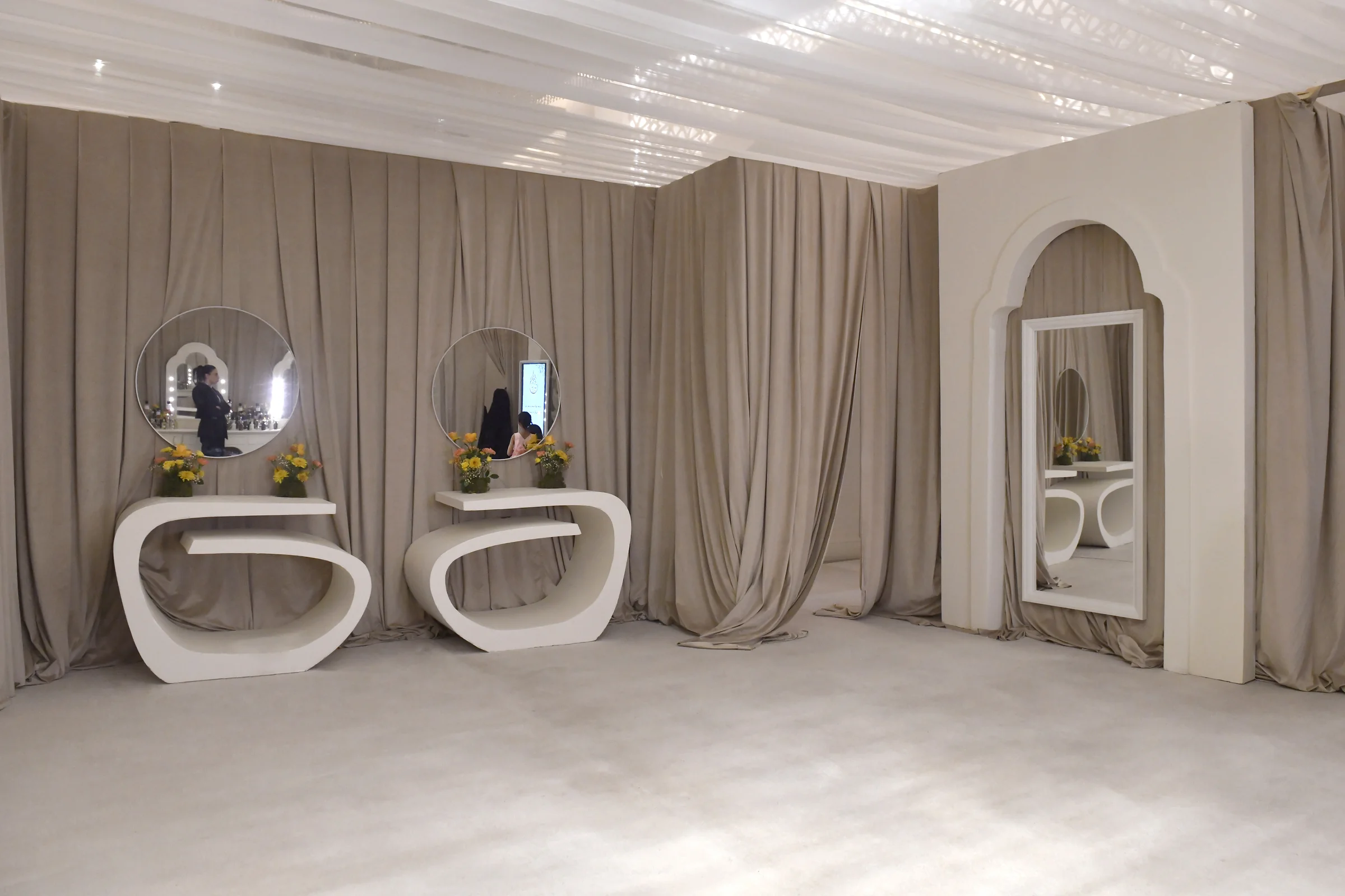 Wedding planners in qatar stage backdrop and lighting in Doha