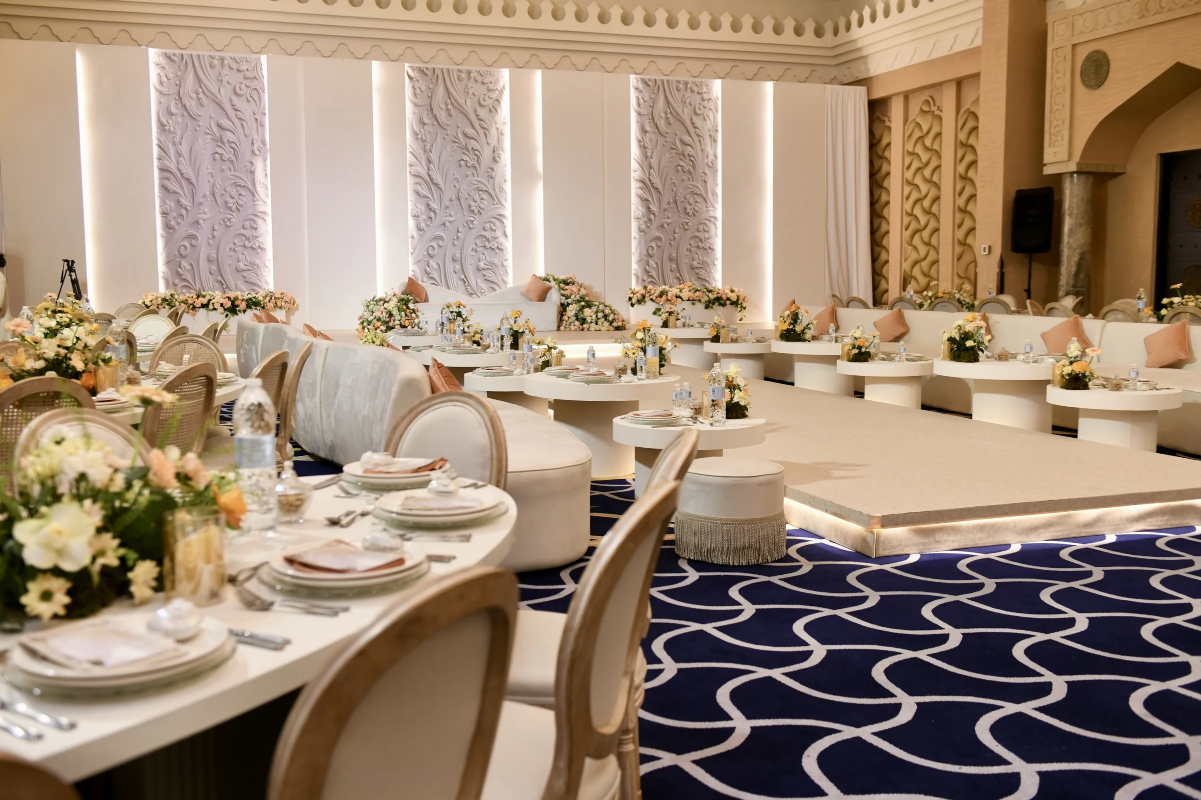 Luxury wedding decoration qatar setup by Al Anaqh