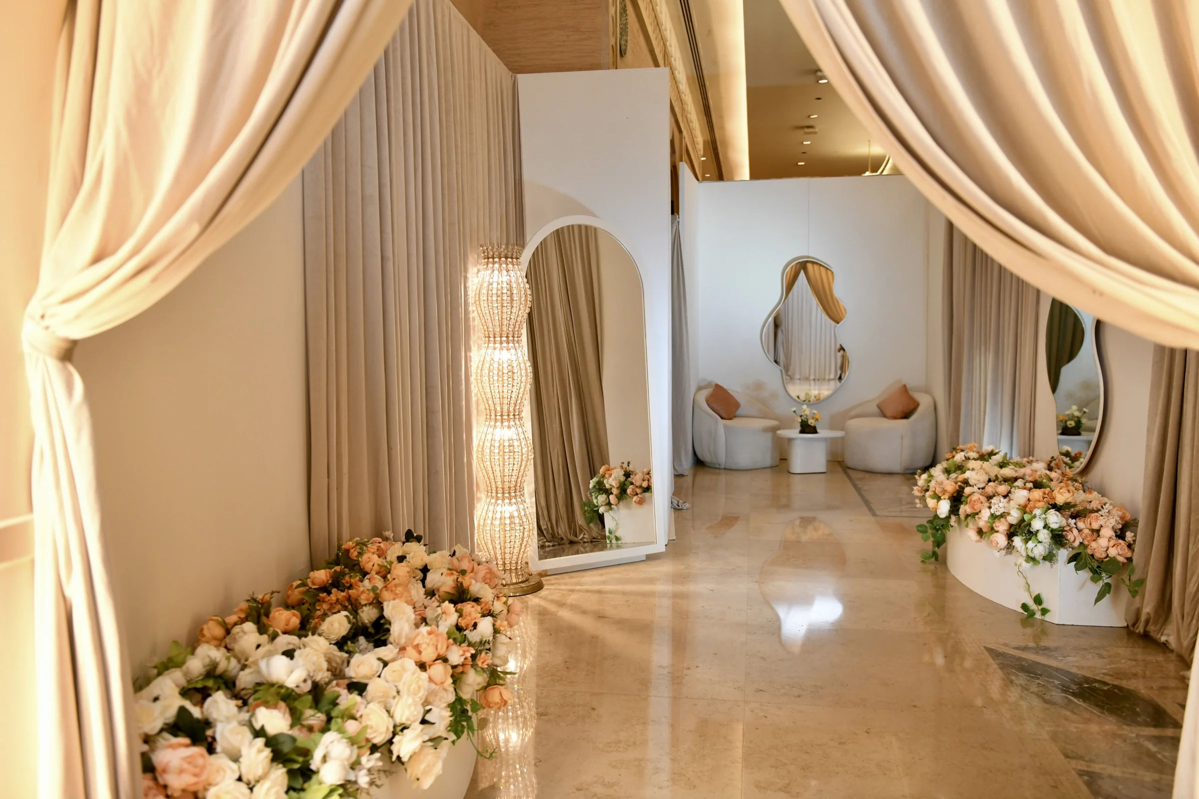 Luxury wedding decoration qatar setup by Al Anaqh