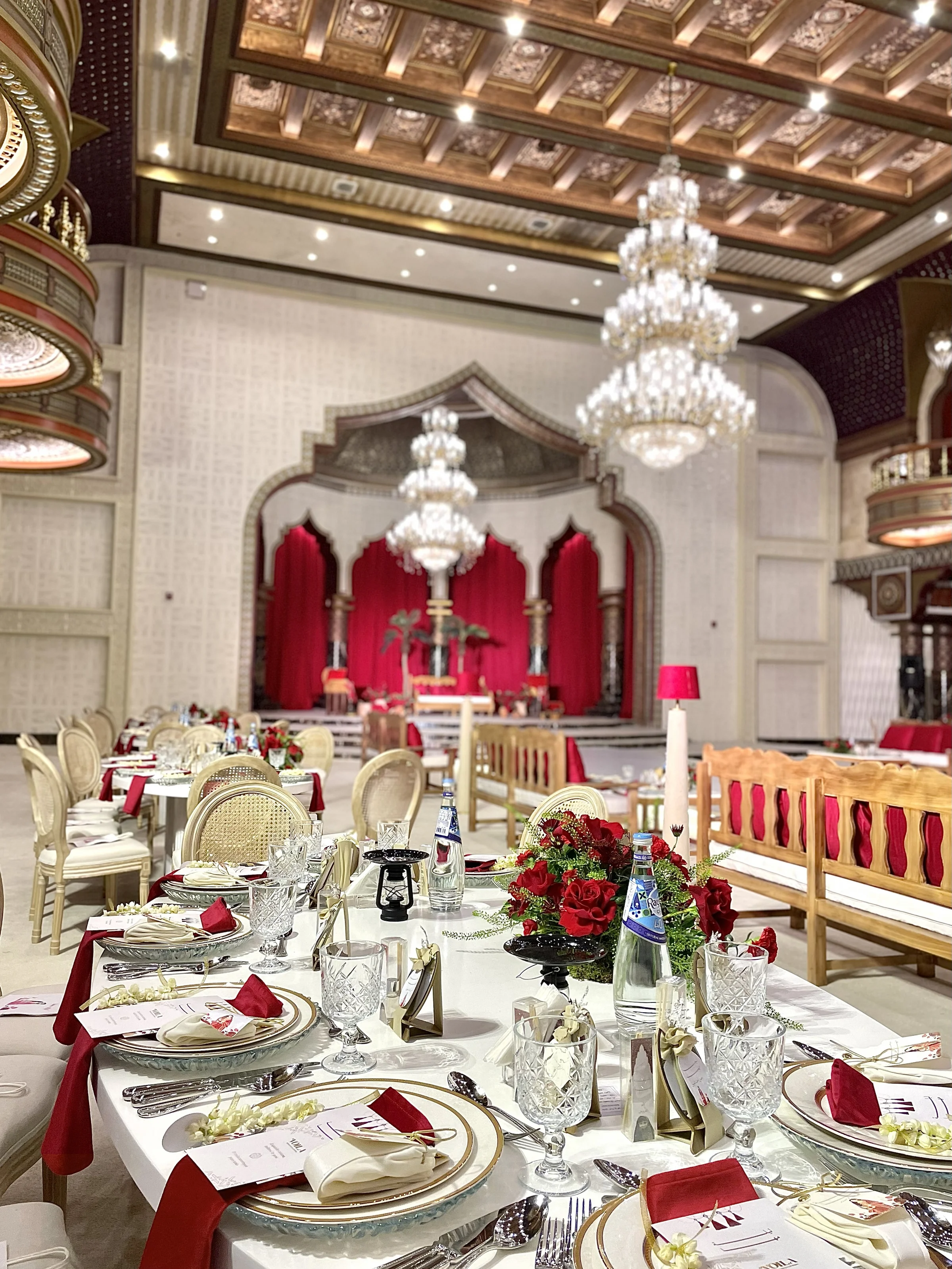 Luxury wedding decoration qatar setup by Al Anaqh