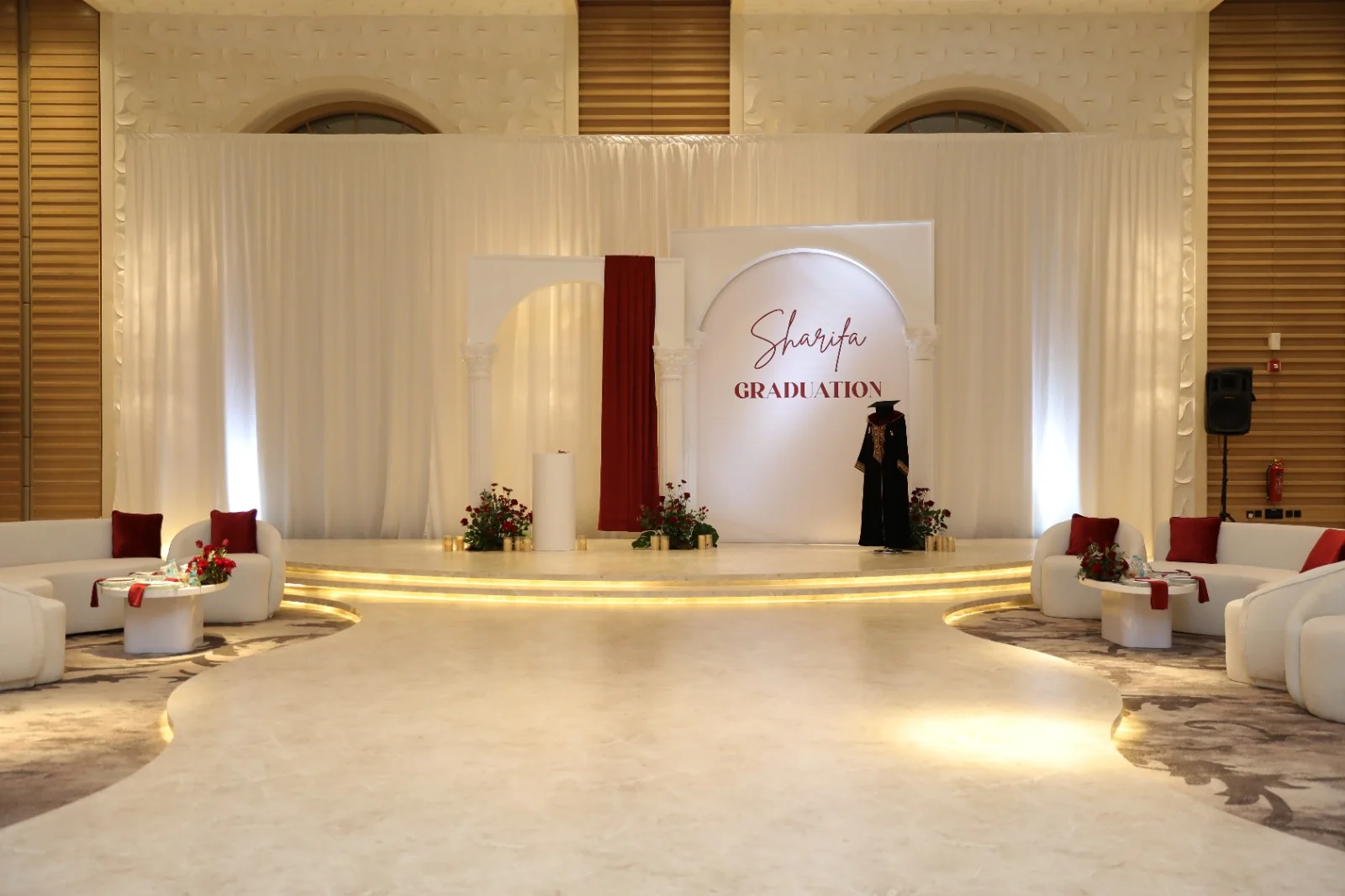 Luxury wedding decoration qatar setup by Al Anaqh