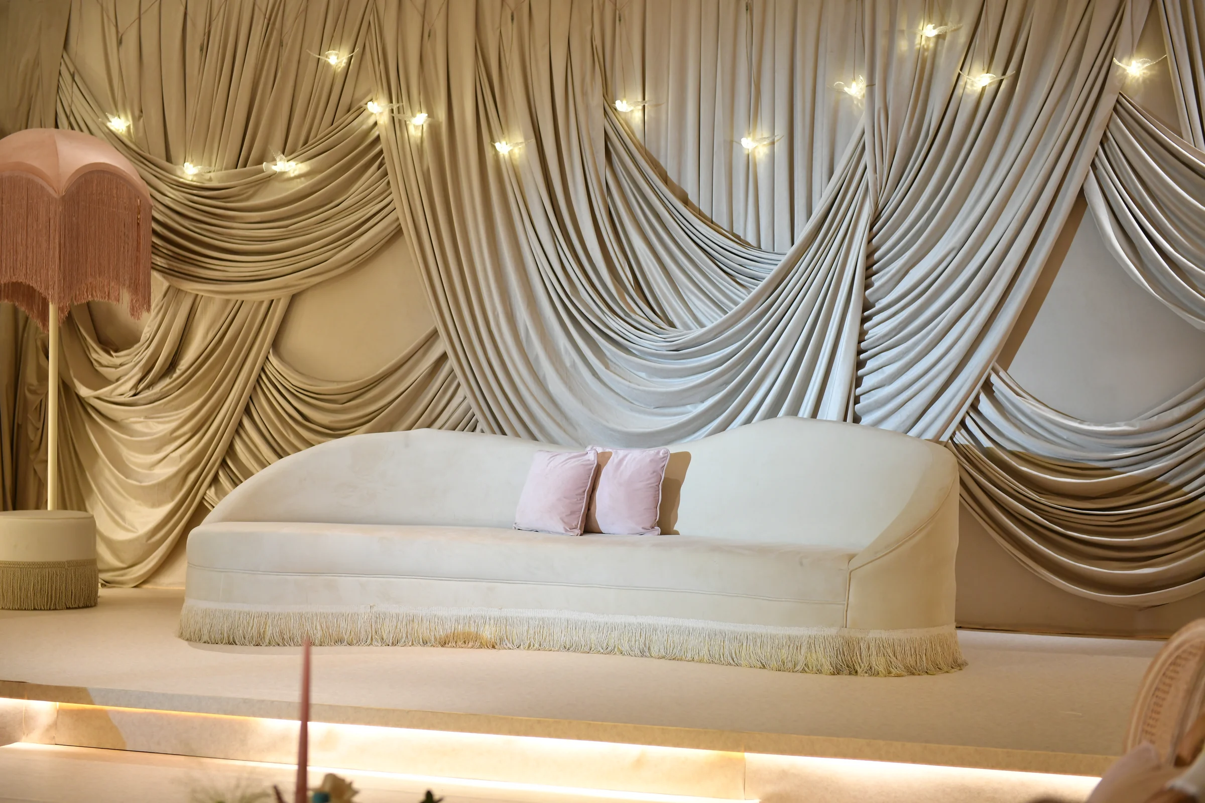 Luxury wedding decoration qatar setup by Al Anaqh