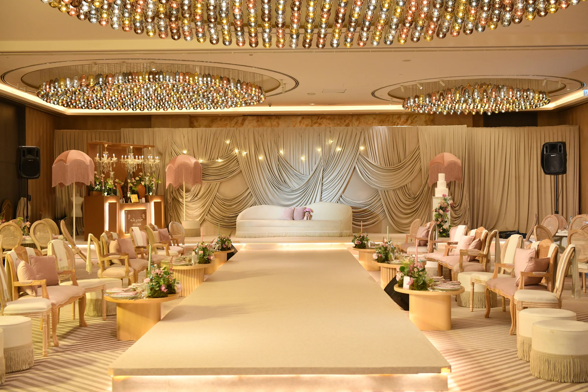 Luxury wedding decoration qatar setup by Al Anaqh