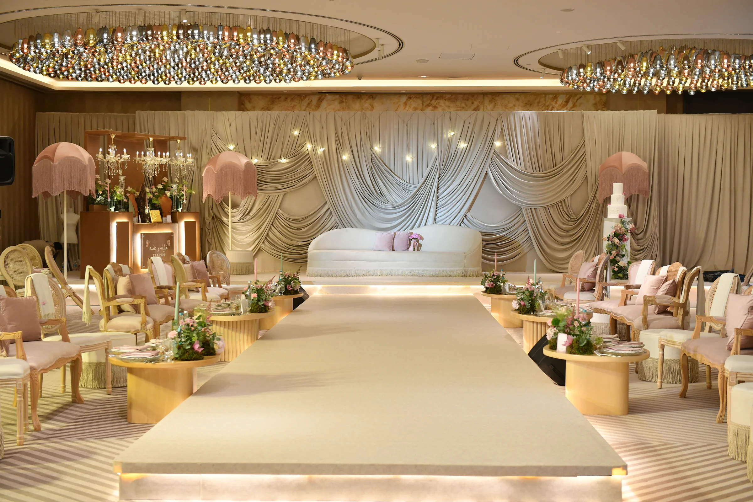 Luxury wedding decoration qatar setup by Al Anaqh