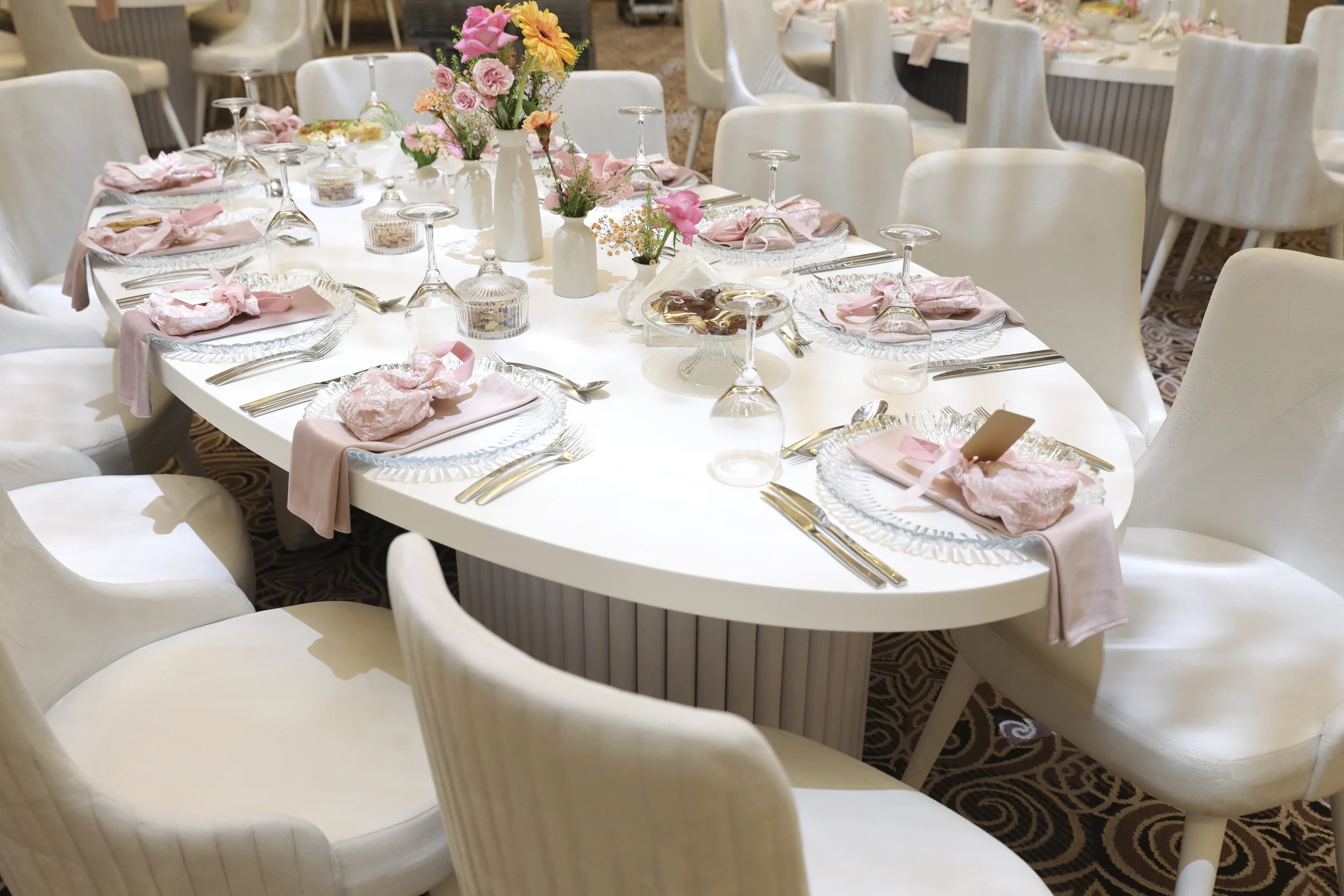 Luxury wedding decoration qatar setup by Al Anaqh