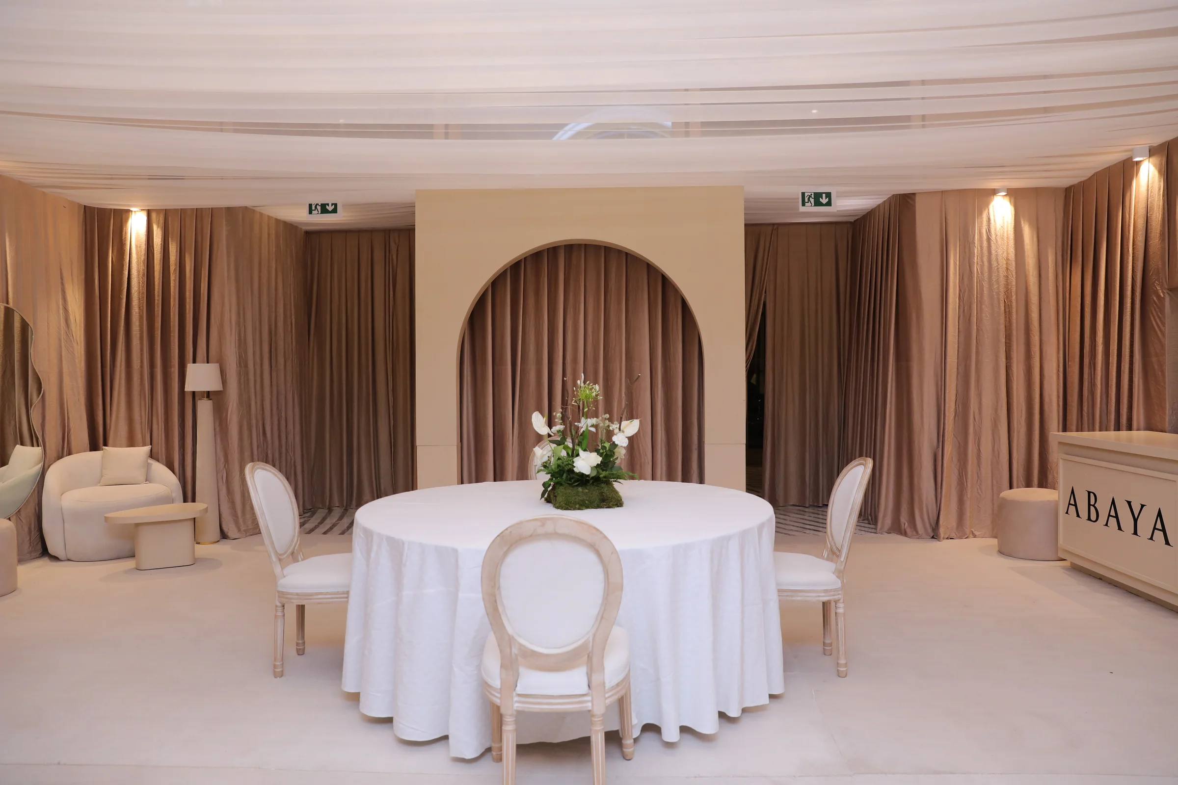Luxury wedding decoration qatar setup by Al Anaqh
