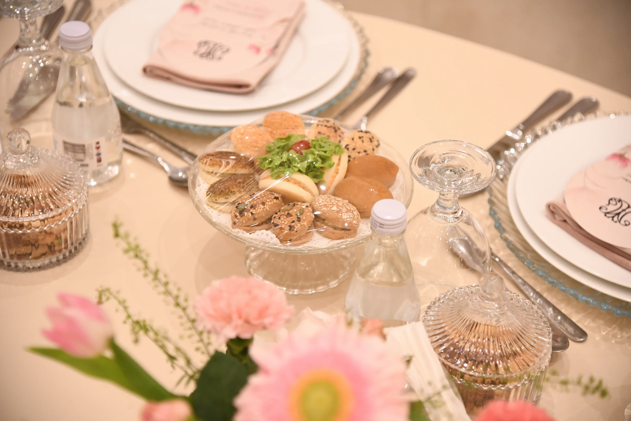 Luxury wedding decoration qatar setup by Al Anaqh